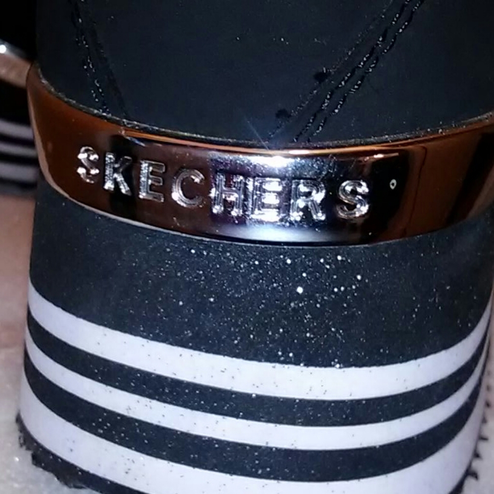 Skechers 1 1/2 in platforms